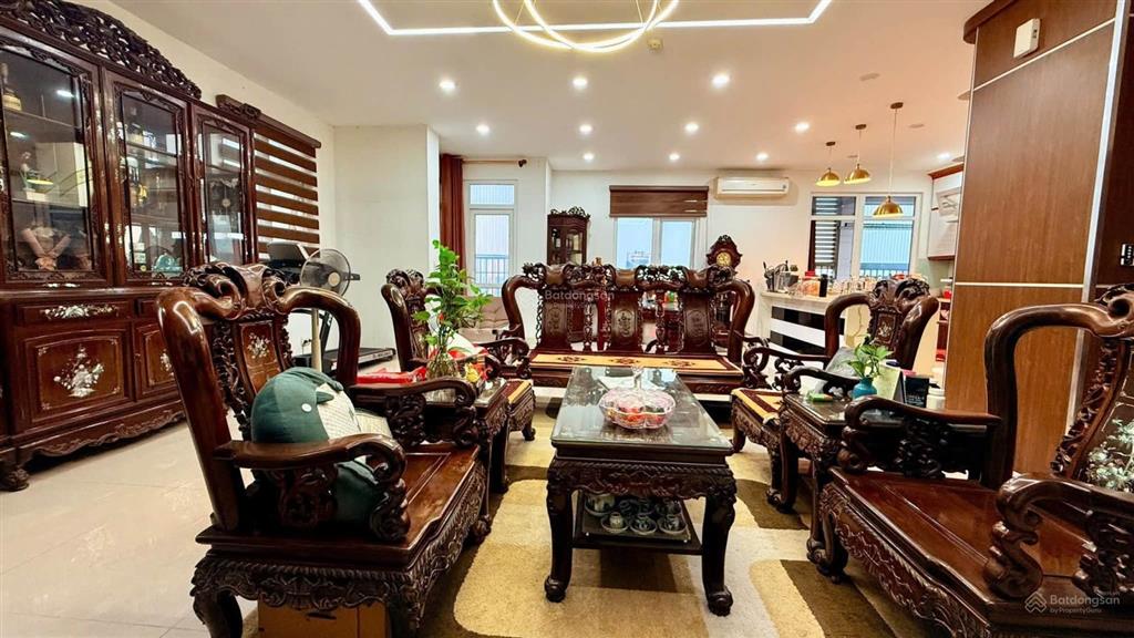 Chính chủ gửi bán căn hộ chung cư trung yên plaza, 195m2, 4 ngủ, 2wc, 2 slot ô tô, về ở luôn!