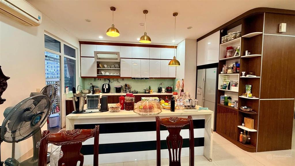 Chính chủ gửi bán căn hộ chung cư trung yên plaza, 195m2, 4 ngủ, 2wc, 2 slot ô tô, về ở luôn!