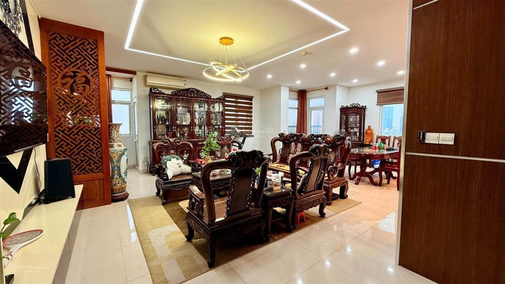Chính chủ gửi bán căn hộ chung cư trung yên plaza, 195m2, 4 ngủ, 2wc, 2 slot ô tô, về ở luôn!