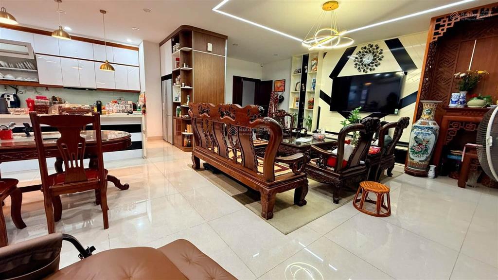 Chính chủ gửi bán căn hộ chung cư trung yên plaza, 195m2, 4 ngủ, 2wc, 2 slot ô tô, về ở luôn!