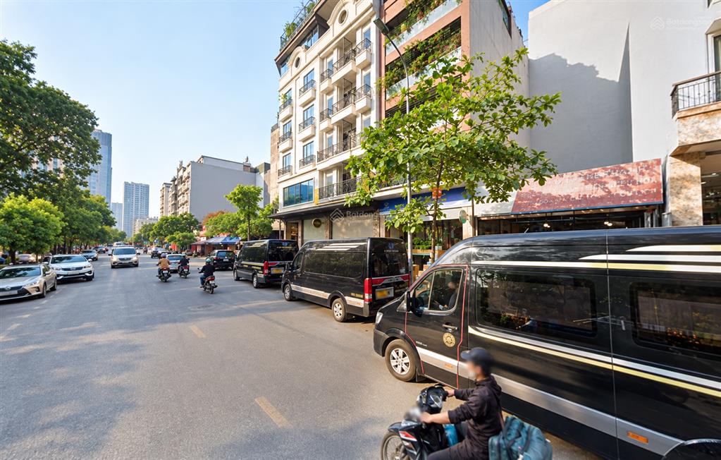 Bán tòa văn phòng mặt phố nguyễn quốc trị, 110m2, 8t, mt 6.5m, vỉa hè, kinh doanh, qh ổn định.