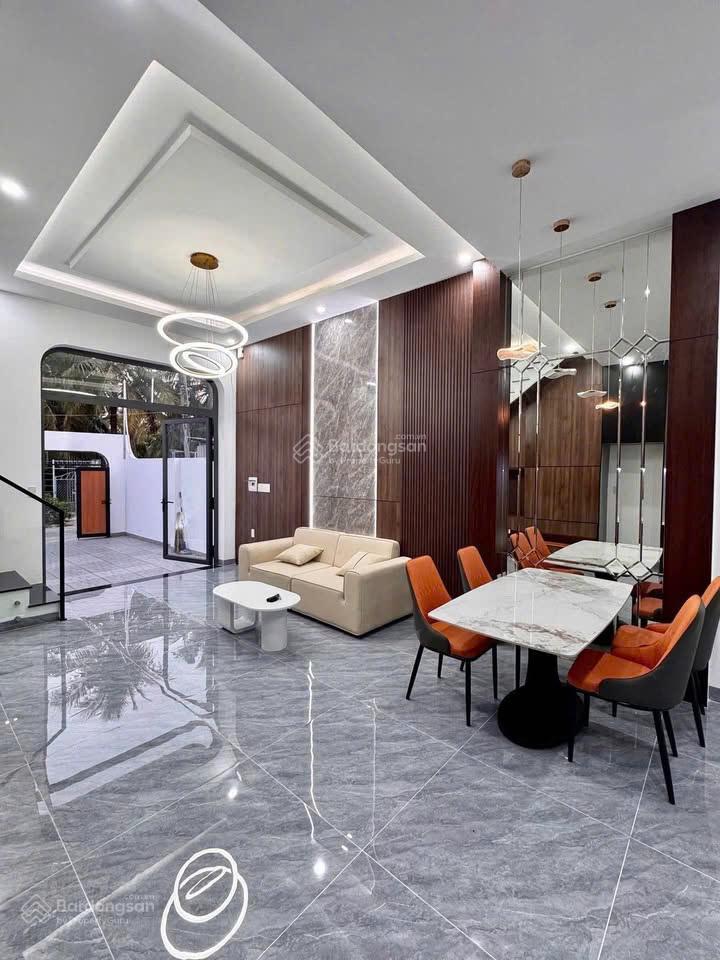 Nhà lầu mới xây cuối đường huỳnh văn nghệ  giá chỉ 1t900  diện tích 100m2