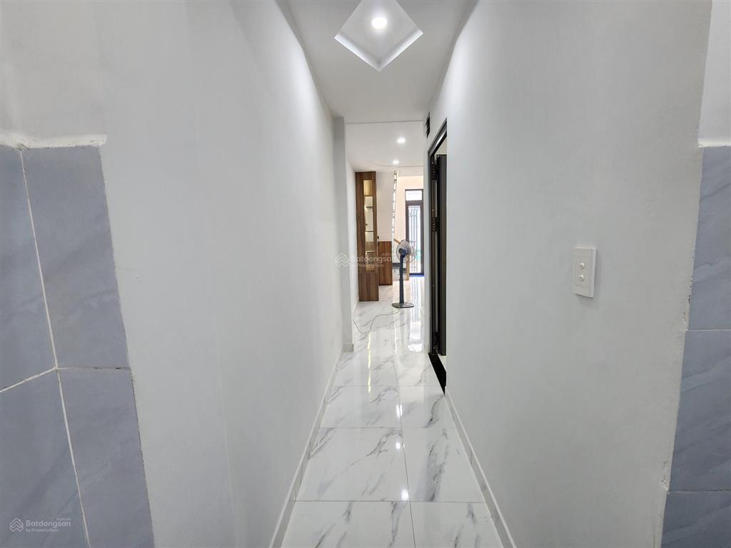 Nhà mới 2 tầng, full nội thất, vào ở ngay, hẻm xe hơi, gần ngay trường thpt dương văn thì
