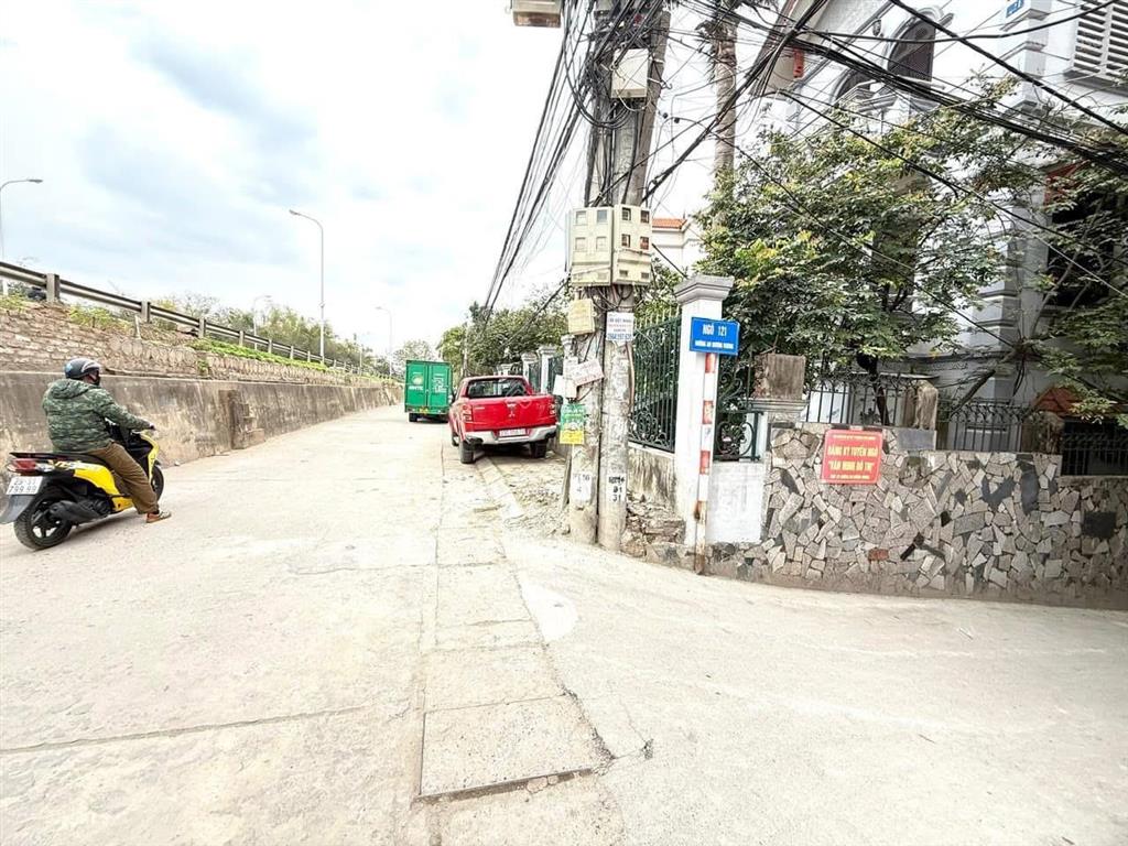 Hàng hiếm tại phú thượng, giá 188 triệu/m2, diện tích 230m2, đất thổ cư, ô tô tránh, chia lô
