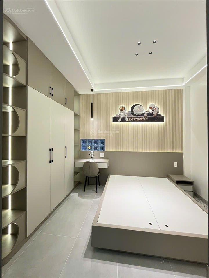 Bán nhà 5 tầng có thang máy đầy đủ nội thất đường lạc long quân phường 3 quận 11