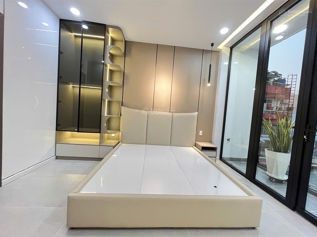 Bán nhà 5 tầng có thang máy đầy đủ nội thất đường lạc long quân phường 3 quận 11
