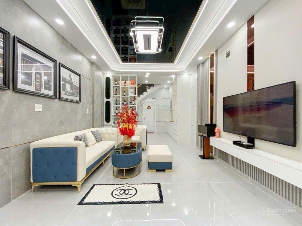 Bán nhà đẹp căn góc 2 tầng btct đường ông ích khiêm phường hòa bình