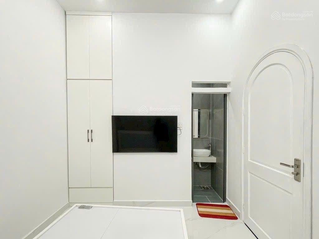 Bán nhà đẹp căn góc 2 tầng btct đường ông ích khiêm phường hòa bình