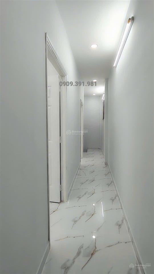 Bán nhà 2 tầng btct đường lạc long quân phường 3 quận 11