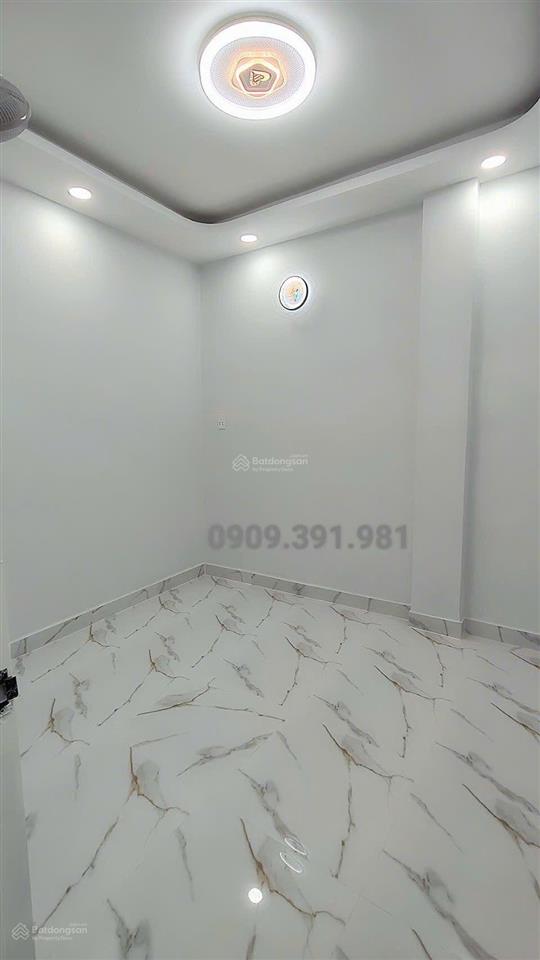 Bán nhà 2 tầng btct đường lạc long quân phường 3 quận 11