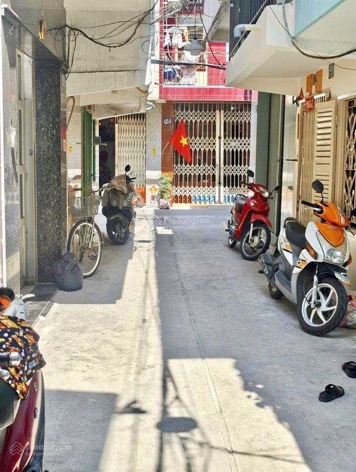 Bán nhà 4 tầng btct đường phạm văn chí phường 7 quận 6