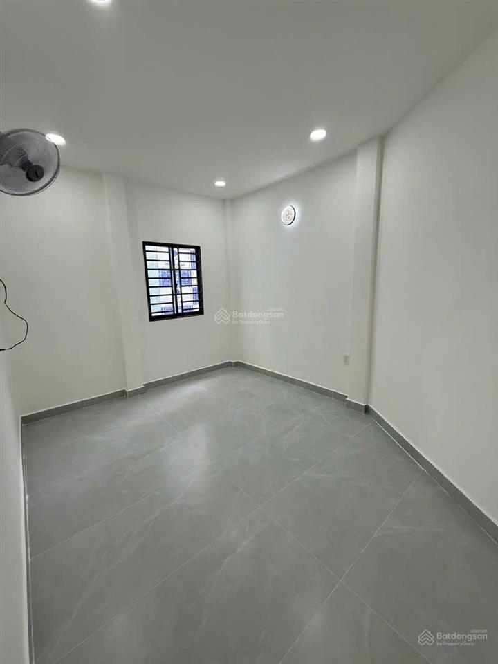 Bán nhà mới 2 tầng 3pn đường 100 bình thới phường 14 quận 11