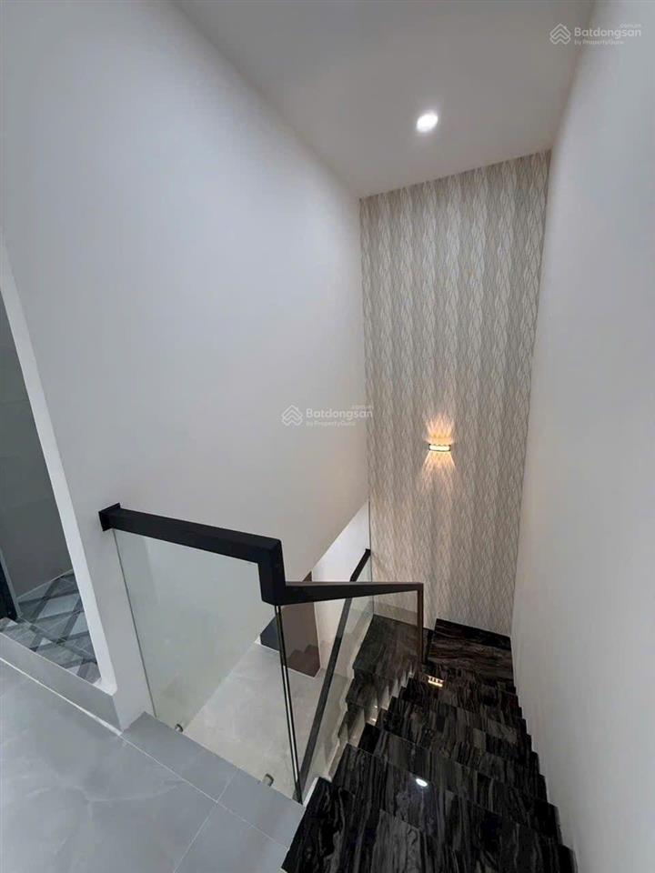 Bán nhà mới 2 tầng 3pn đường 100 bình thới phường 14 quận 11
