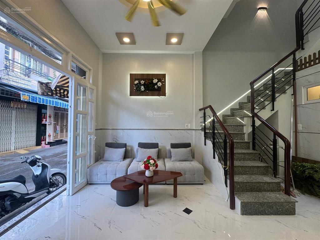 Nhà đẹp hẻm xe hơi 10m  3 tầng đường mai xuân thưởng phường bình tiên quận 6