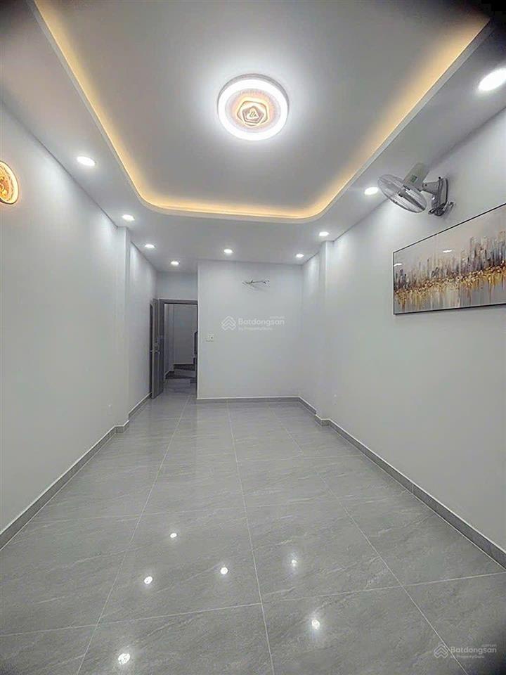 Bán nhà 5 tầng sát mặt tiền đường nguyễn tiểu la phường 8 quận 10