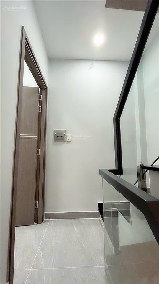 Bán nhà 5 tầng sát mặt tiền đường nguyễn tiểu la phường 8 quận 10