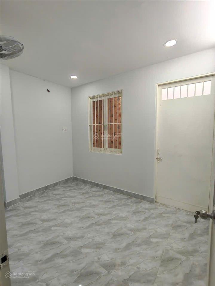 Nhà cho thuê nguyên căn sát mặt tiền đường nguyễn kim phường 7 quận 10