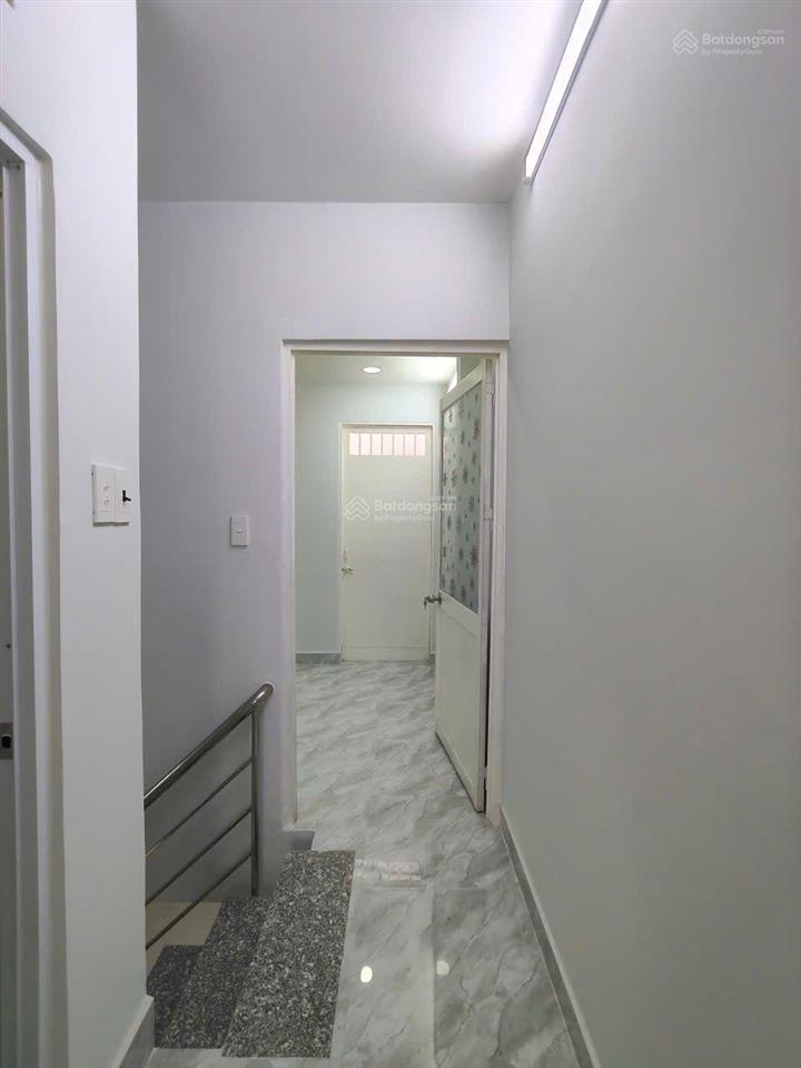 Nhà cho thuê nguyên căn sát mặt tiền đường nguyễn kim phường 7 quận 10