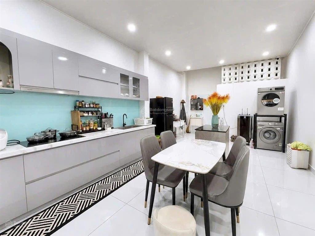 Bán nhà 2 tầng sát mặt tiền đường trịnh đình trọng quận tân phú