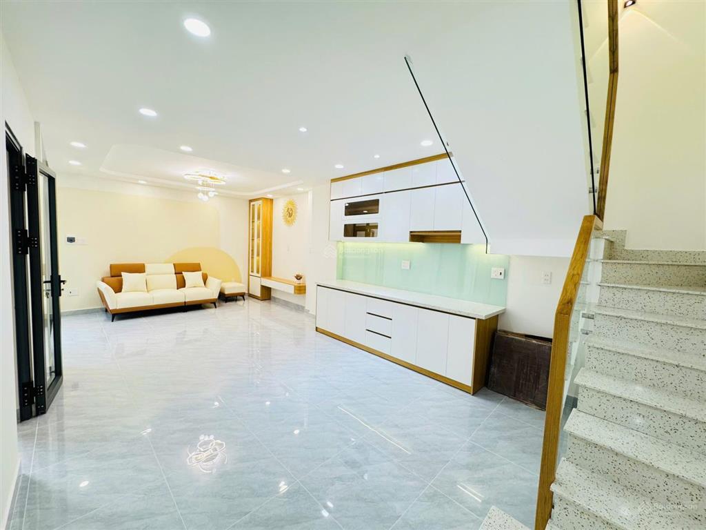 Bán nhà 2 tầng đầy đủ nội thất đường văn cao phường phú thạnh tân phú