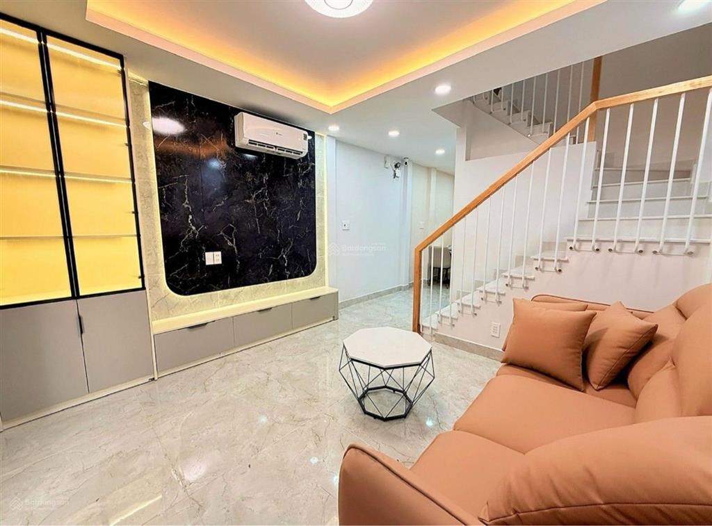 Bán nhà mới xây 3 tầng đủ nội thất đường thành thái phường diên hồng