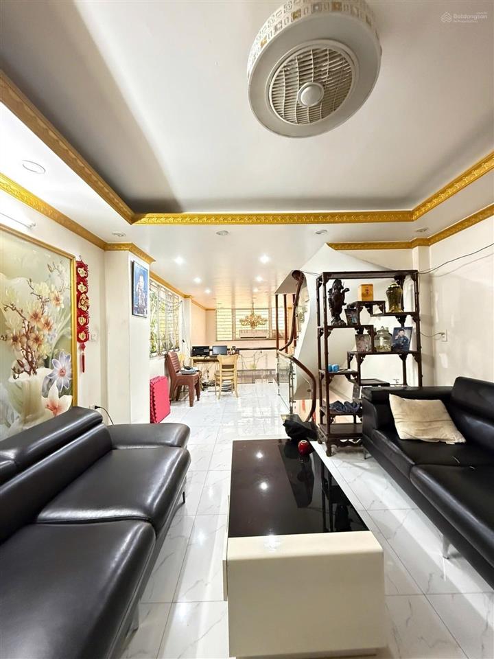 Bán nhà văn trì dt 43m² 5 tầng 8.9 tỷ