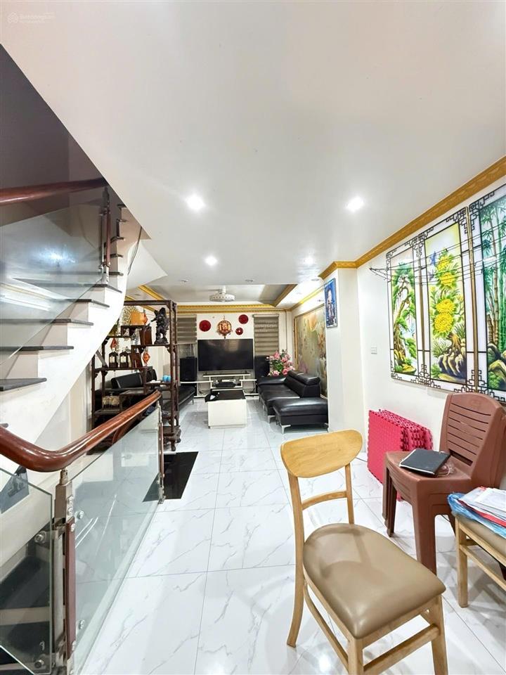 Bán nhà văn trì dt 43m² 5 tầng 8.9 tỷ
