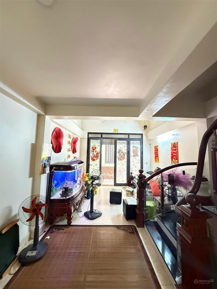 Bán nhà văn trì dt 43m² 5 tầng 8.9 tỷ