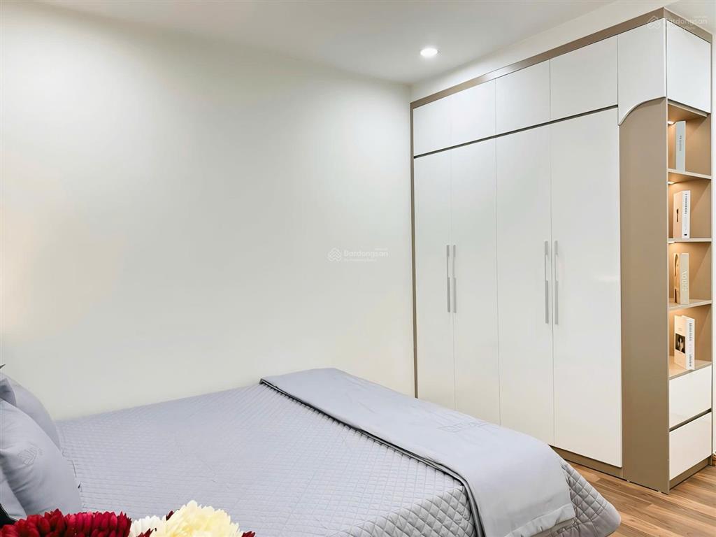 Giá giảm sốc! căn 2 ngủ full nội thất siêu đẹp cc goldmark, giá 6,3 tỷ.  em thắng 0988 415 ***