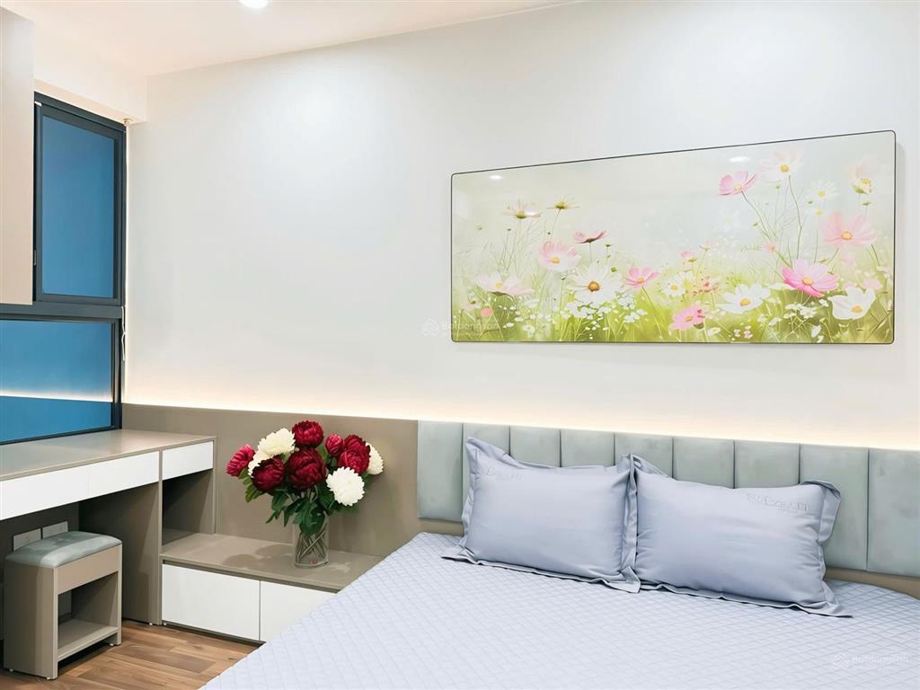 Giá giảm sốc! căn 2 ngủ full nội thất siêu đẹp cc goldmark, giá 6,3 tỷ.  em thắng 0988 415 ***