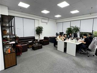 Chính chủ cần cho thuê căn góc 83m2 văn phòng full nt tầng 2 vinhome green bay   0988 415 ***