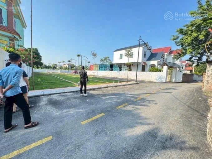 Đất phú cát, hòa lạc giá nhỉnh 3 tỷ/lô. gần đại học quốc gia hà nội, khu vực dân cư đông