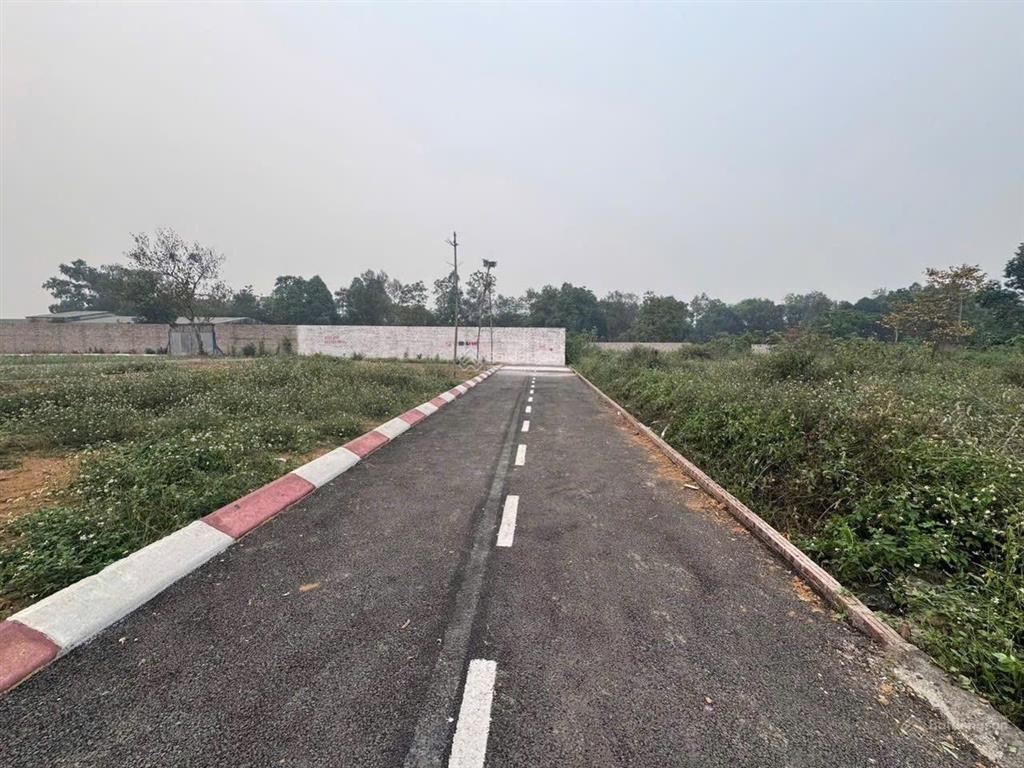 Gia đình đang thiếu vốn làm ăn nên cần thanh khoản 1 lô 100m2 nhỉnh 3tỉ1  0968 198 *** đhqg  fpt