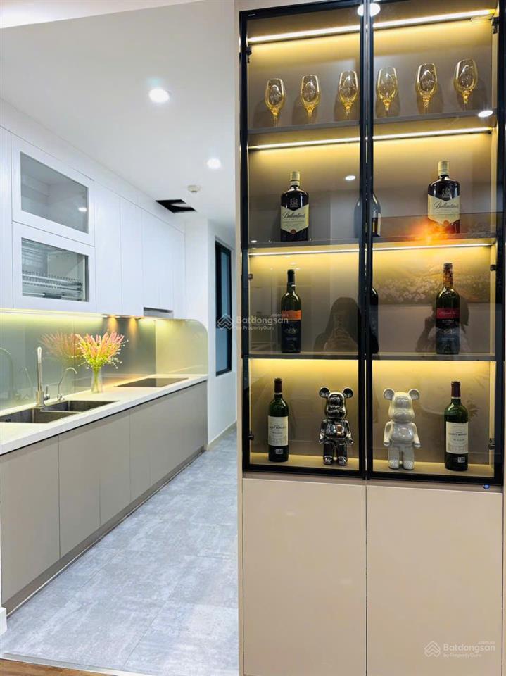 Cho thuê gấp căn 2 phòng ngủ 2 wc tại green park!