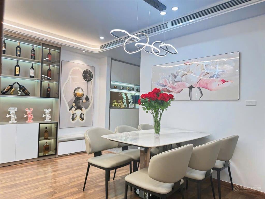 Chính chủ cần bán gấp căn 3 ngủ 2 wc tại chung cư golden west  0902 412 ***
