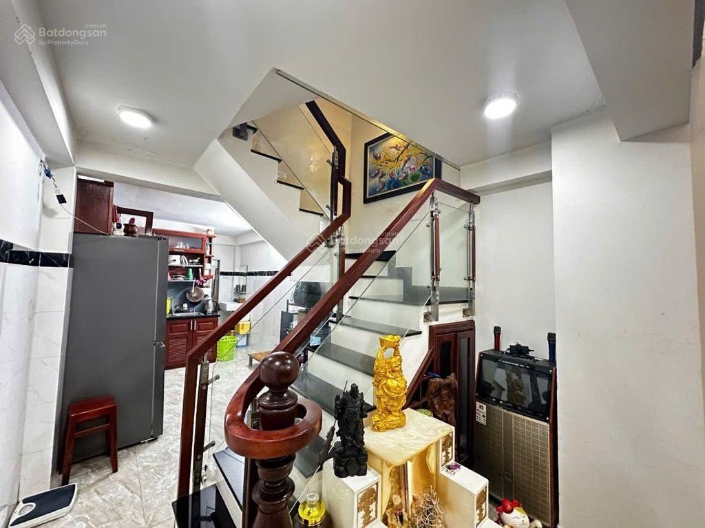 Cmt8  hẻm ô tô  42m2 x 3 tầng  nhỉnh 8 tỷ