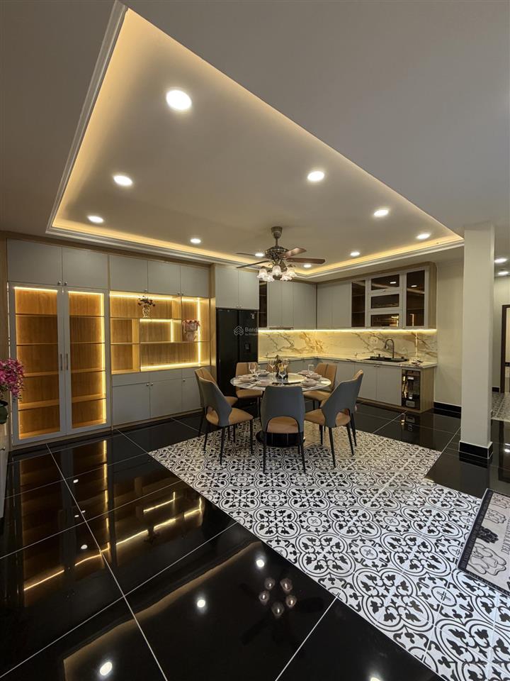 Nhà đẹp đường đất thánh, p. 6 tân bình  ngang 16m  full nội thất xịn  6 tỷ 7