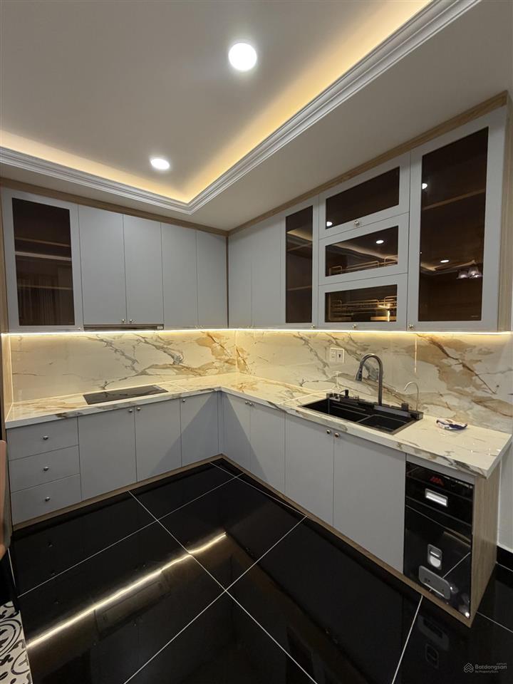 Nhà đẹp đường đất thánh, p. 6 tân bình  ngang 16m  full nội thất xịn  6 tỷ 7