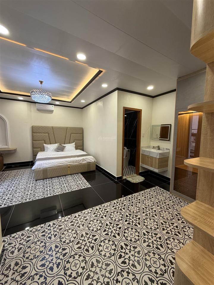 Nhà đẹp đường đất thánh, p. 6 tân bình  ngang 16m  full nội thất xịn  6 tỷ 7