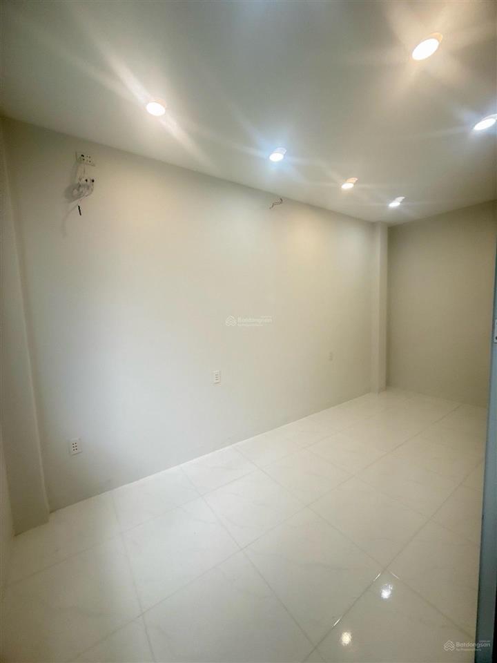 Nhà đẹp 3 tầng phú thọ hòa tân phú, chỉ vài bước ra mặt tiền  nhỉnh 4 tỷ