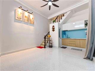 Lạc long quân  nhà đẹp ở ngay  3 tầng btct  nhỉnh 4 tỷ (tl)