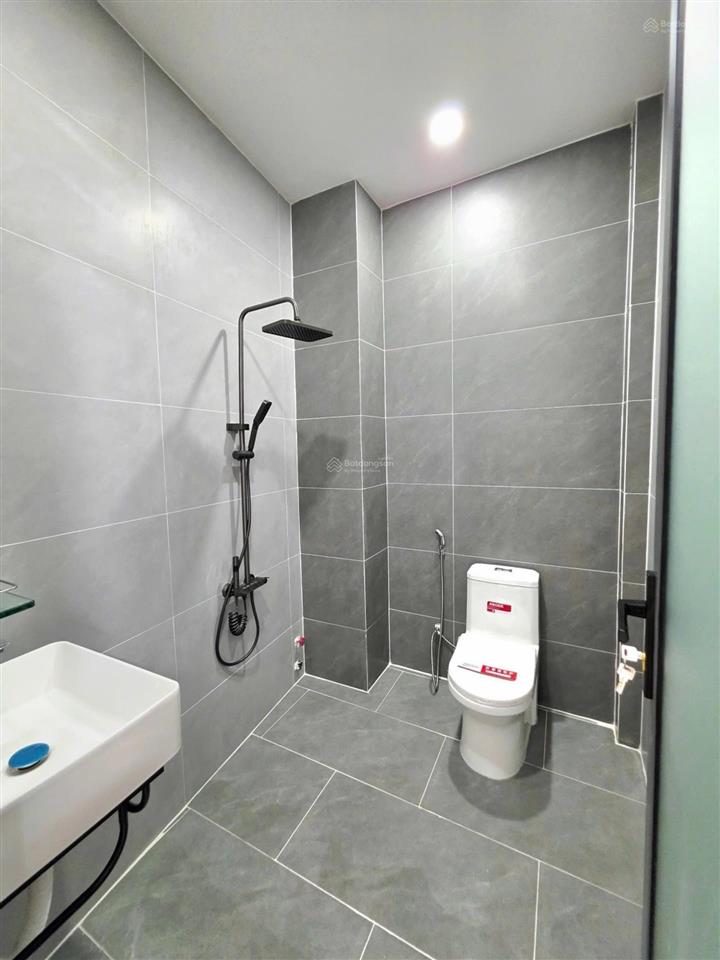 Giáp tân phú  hẻm xe hơi  3 tầng  nhà mới  nhỉnh 6 đồng xíu