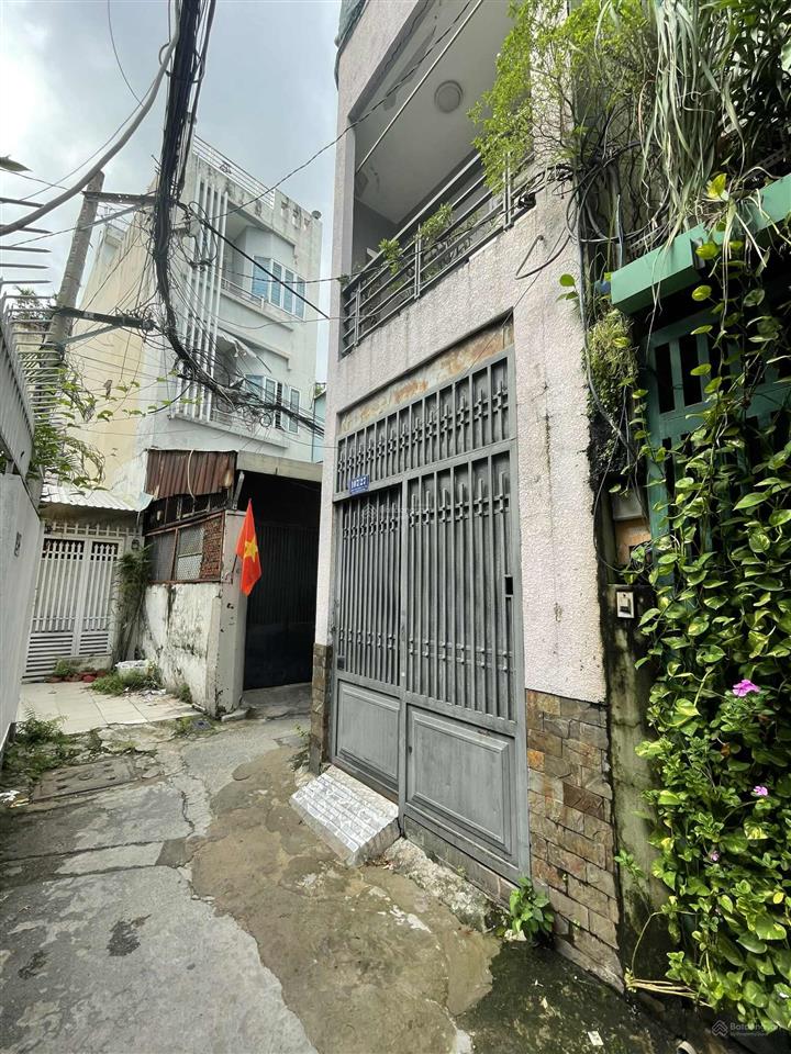 Chính chủ  bành văn trân  3 tầng  dt 32m2  4,3 tỷ (thương lượng)