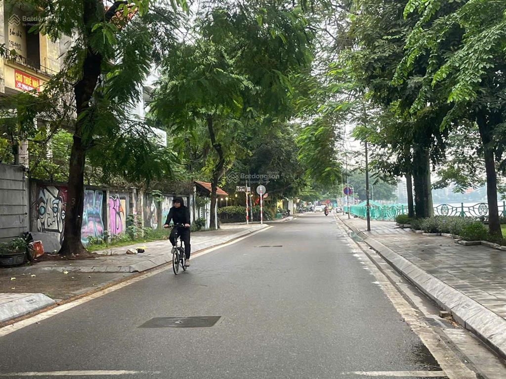 Bán gấp lô đất vàng phố quảng khánh, tây hồ, cạnh nhà hát opera, dt 250 m2* giá 70 tỷ