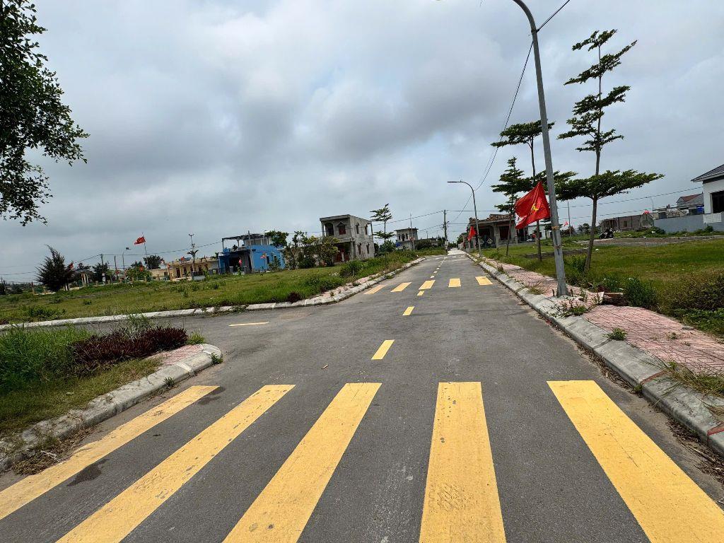 900 triệu 1 lô duy nhất, đất TT thị trấn Quất Lâm, ngay sát mặt biển, dân cư đông đúc gần Vsip, kinh doanh được luôn