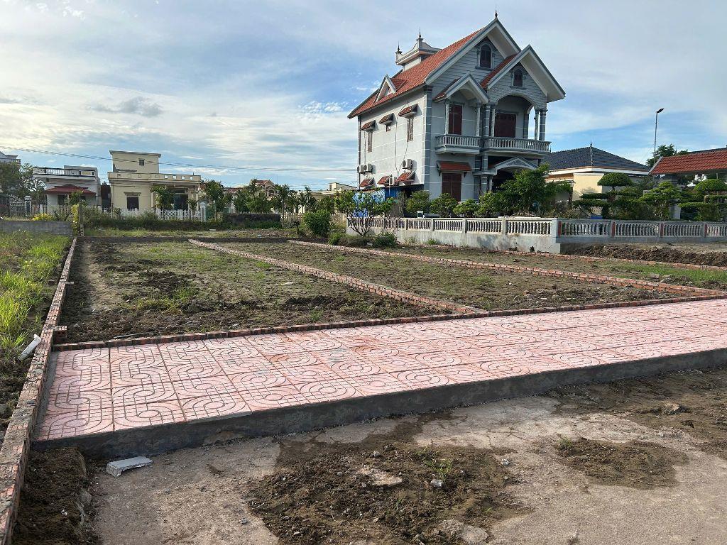 Chính Chủ Em Có Duy Nhất Lô Đất Diện Tích To Đã Sẵn Sổ Đỏ