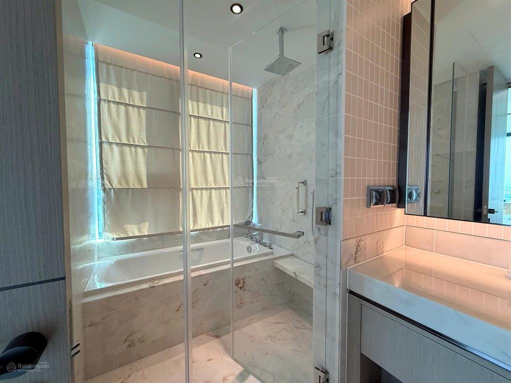 Thuê  grand marina căn 3pn  2wc góc. giá 150 triệu/tháng. full nội thất.  0932 532 ***