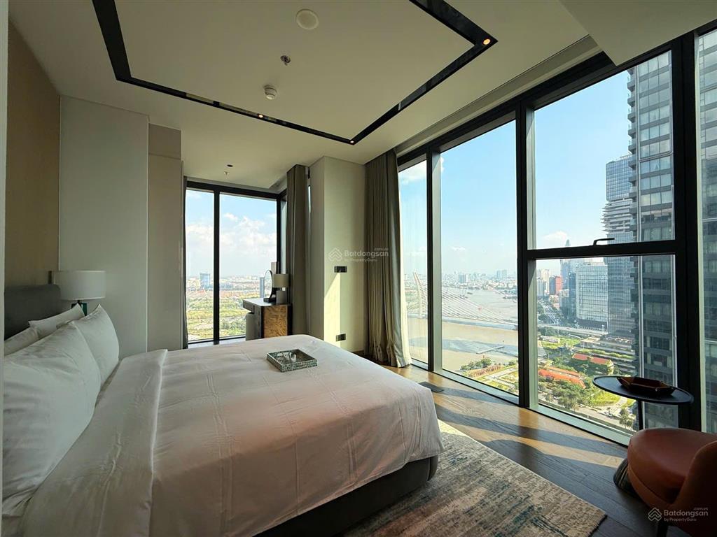 Thuê  grand marina căn 3pn  2wc góc. giá 150 triệu/tháng. full nội thất.  0932 532 ***