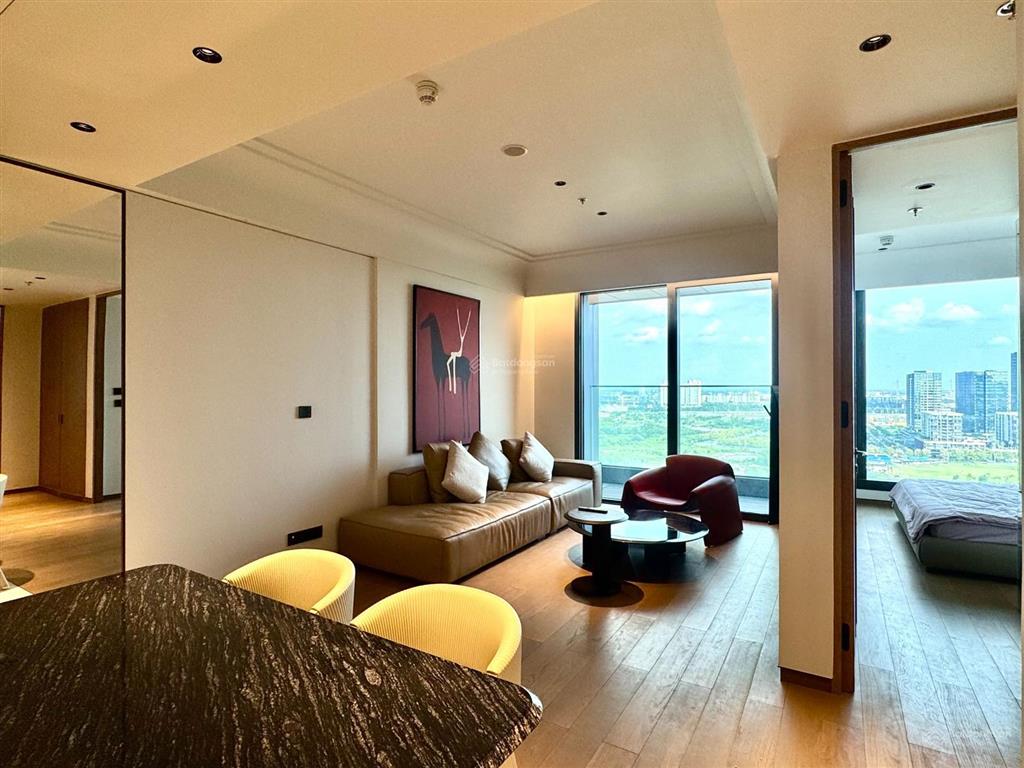 Thuê  grand marina căn 2pn  2wc góc. giá 110triệu/tháng. full nội thất.  0932 532 ***
