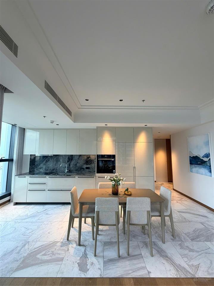 Thuê  grand marina căn 3pn  2wc góc. giá 150 triệu/tháng. full nội thất.  0932 532 ***